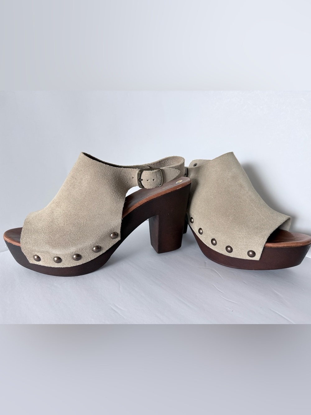 Mila Paoli Gray Beige Suede Platform Clog Heels - Women 9.5